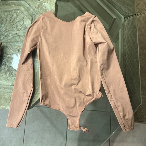 SKIMS long sleeve bodysuit - Picture 3 of 4